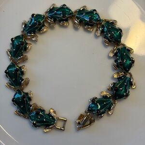 Charming,Gold Tone Green Frog Bracelet